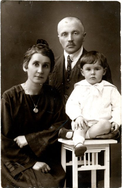 6. Antanas Tumėnas (1880-1946) su šeima. RKM-39218