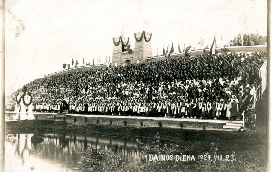 100 eksponatų Lietuvos 100-mečiui