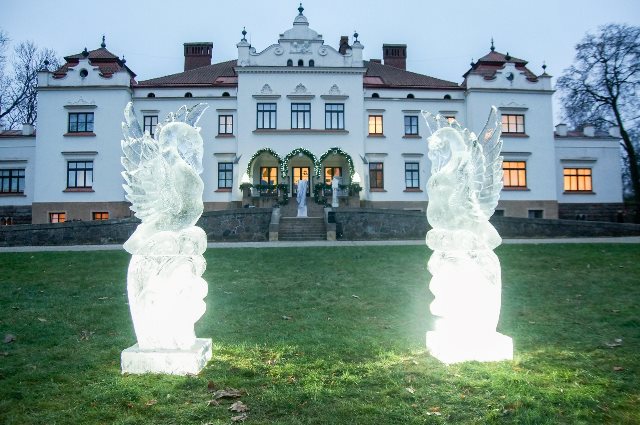 Ledo skulptūros grįžta į Rokiškį (balandžio 1-osios pokštas)